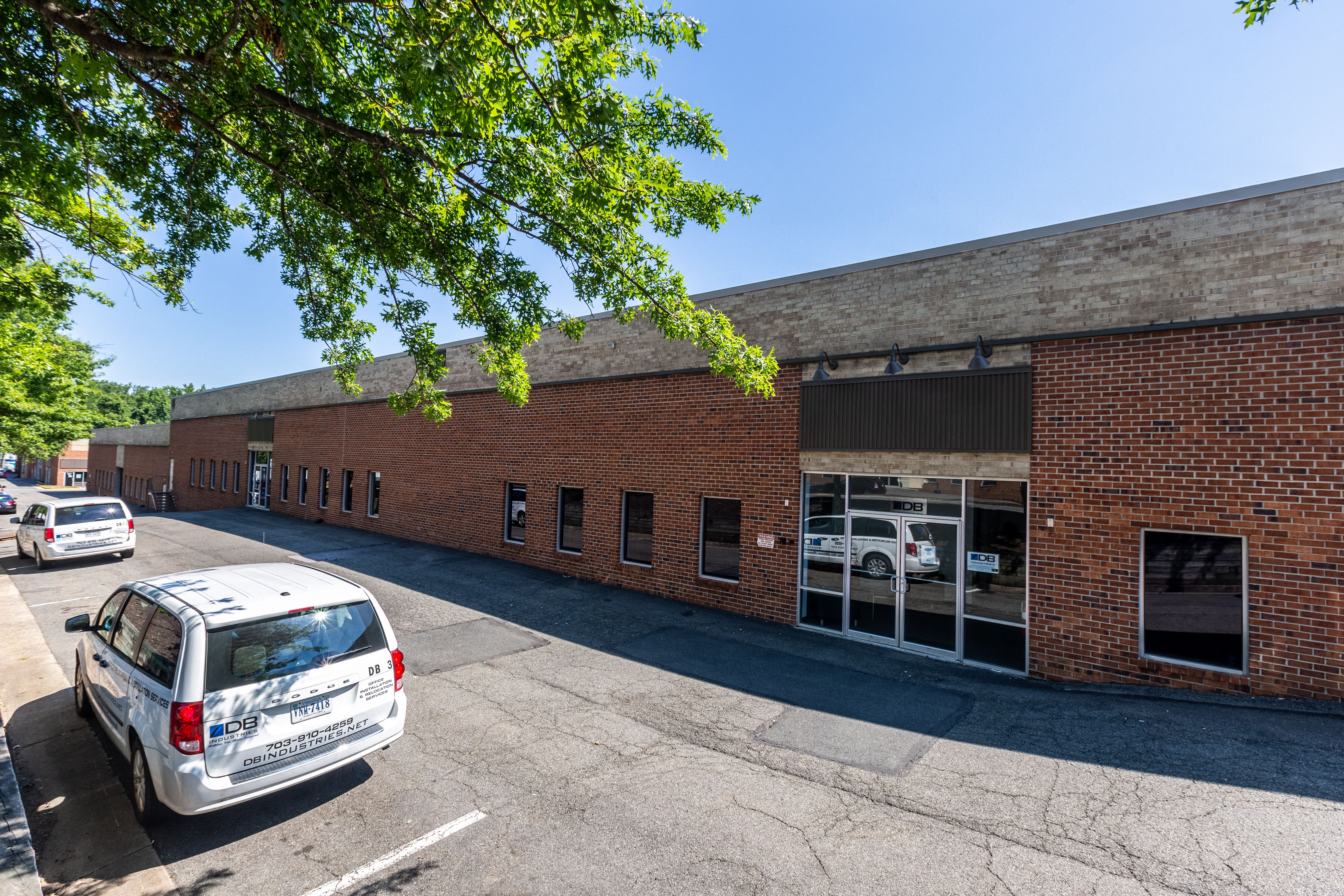 3,295 SF Industrial Space in Lorton, VA Photo